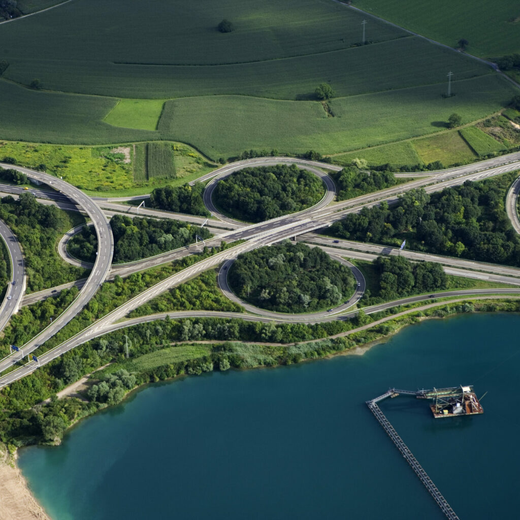 Ansicht von Straßenverkehr aus der Vogelperspektive